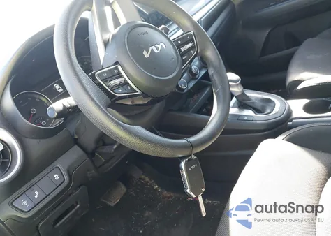 2024 Kia Forte Lxs z USA, uszkodzony, nr VIN 3KPF24AD2RE824213